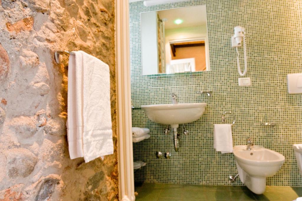 Locanda La Casetta Angera Quarto foto