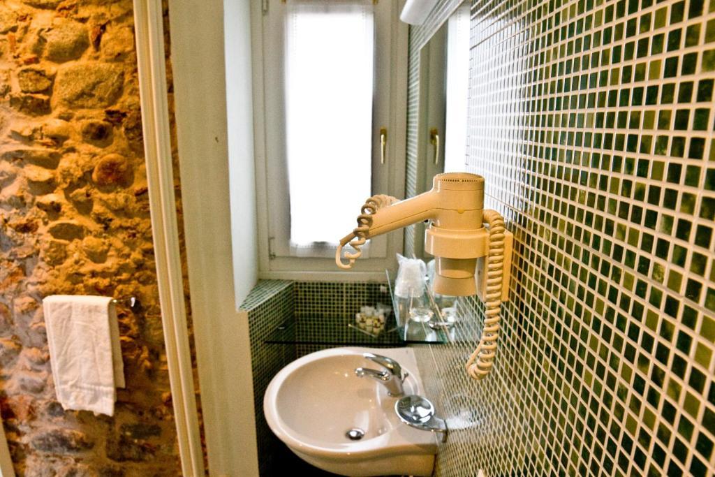 Locanda La Casetta Angera Quarto foto